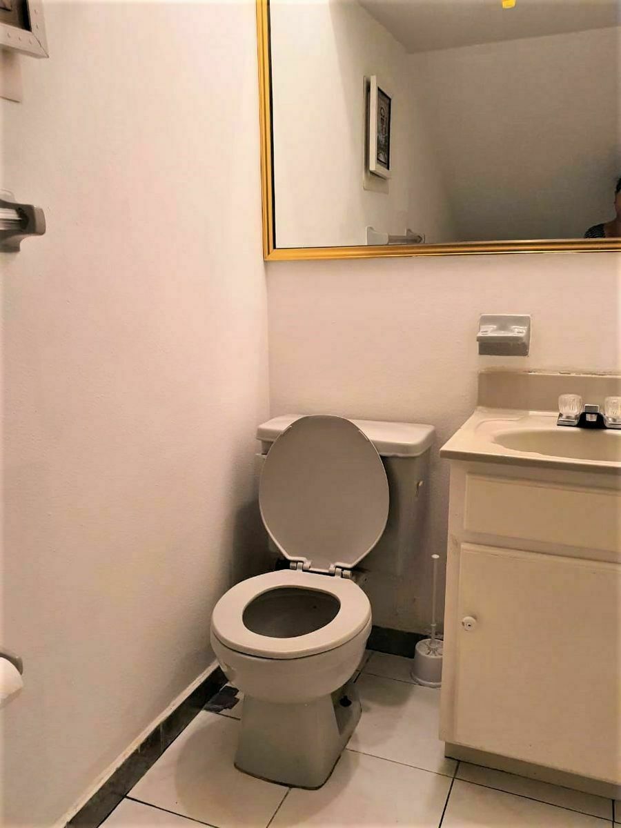 11 de 28: MEDIO BAÑO 