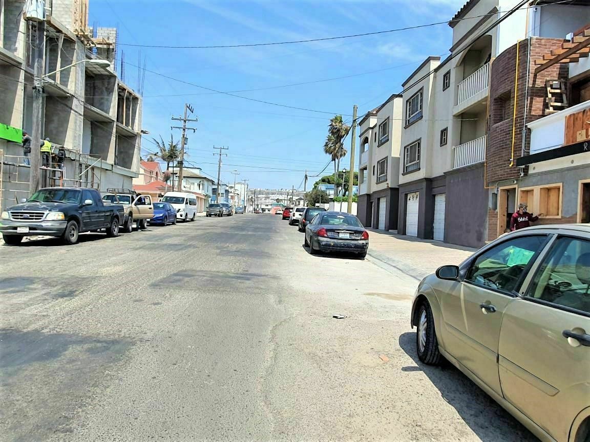 28 de 28: VISTA HACIA CALLE PRINCIPAL