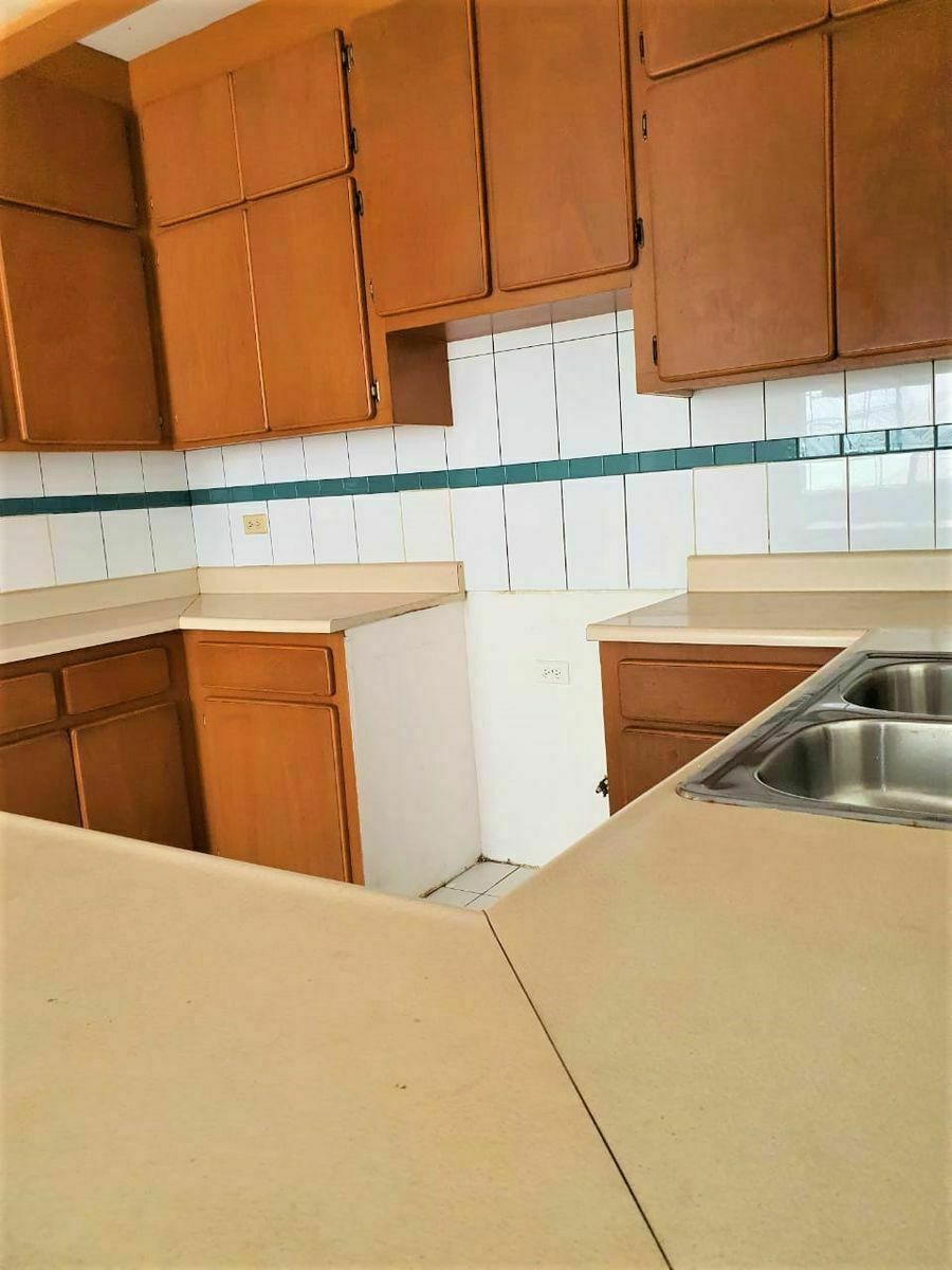 8 de 28: COCINA Y BARRA