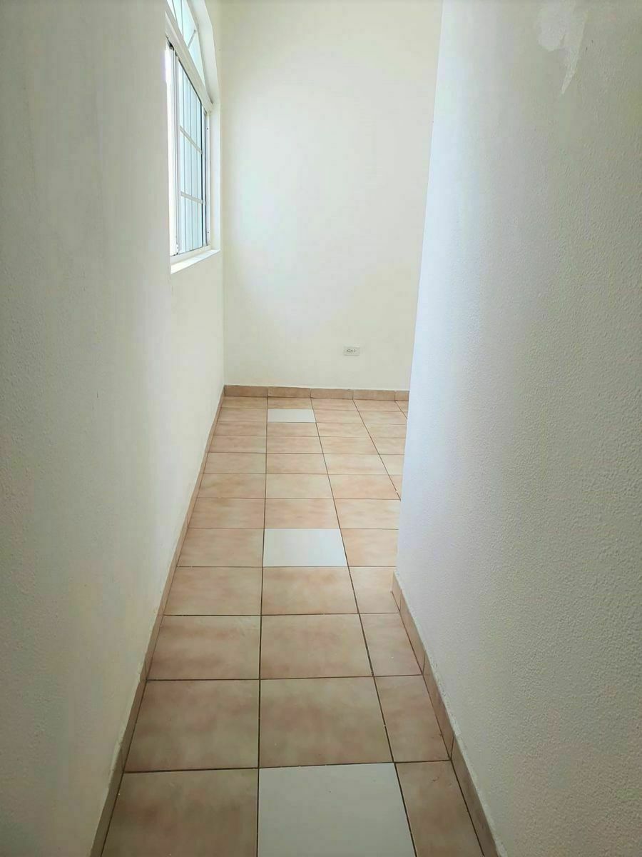 23 de 28: PASILLO HACIA RECAMARA 3