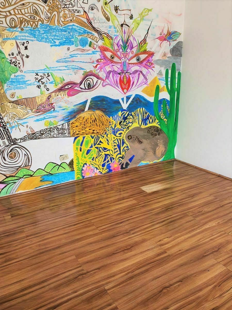 15 de 28:  RECAMARA  1 CON MURAL