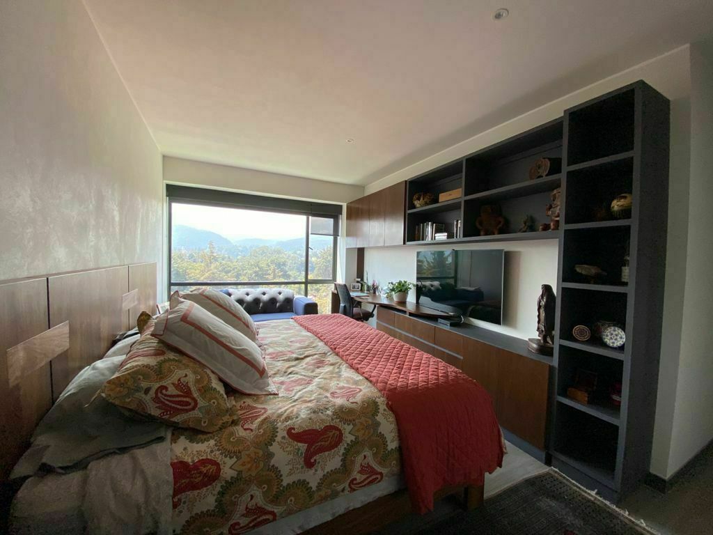 14 de 31: Recamara principal con mueble empotrado