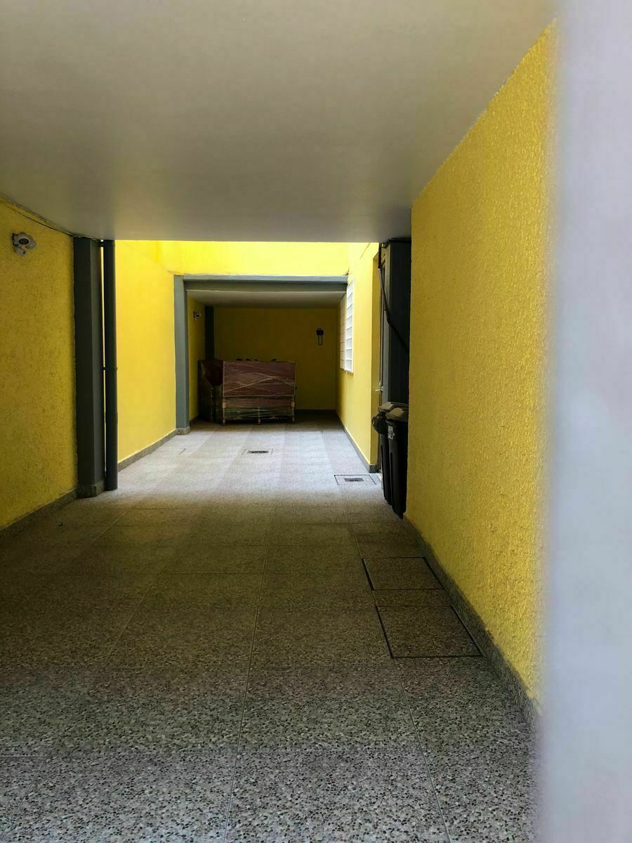 3 de 12: Estacionamiento