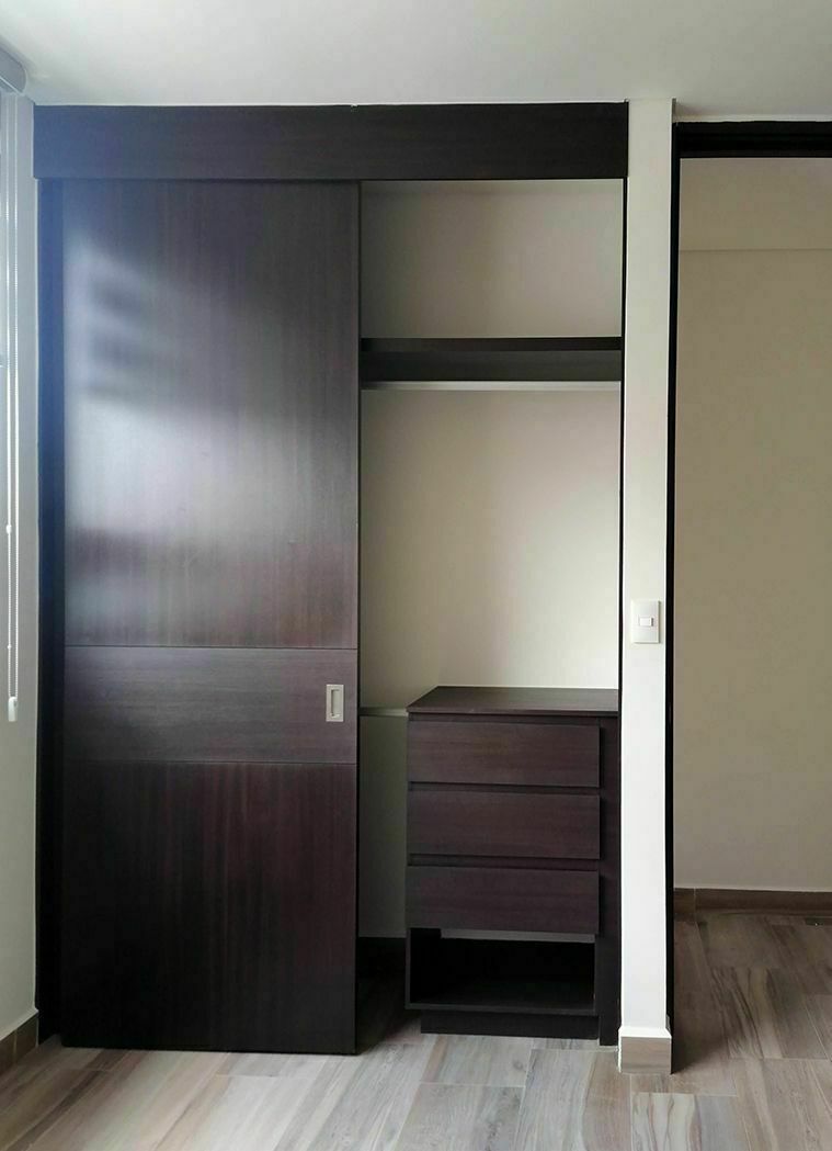 24 de 41: Closet en recámara secundaria