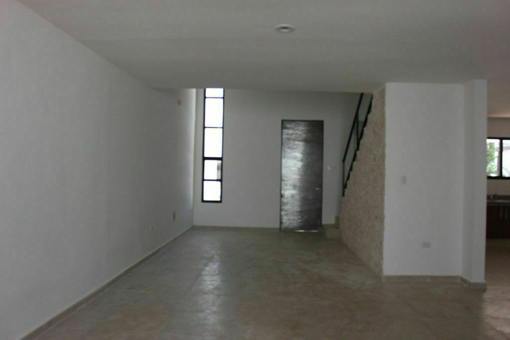 2 de 19: Sala , Comedor