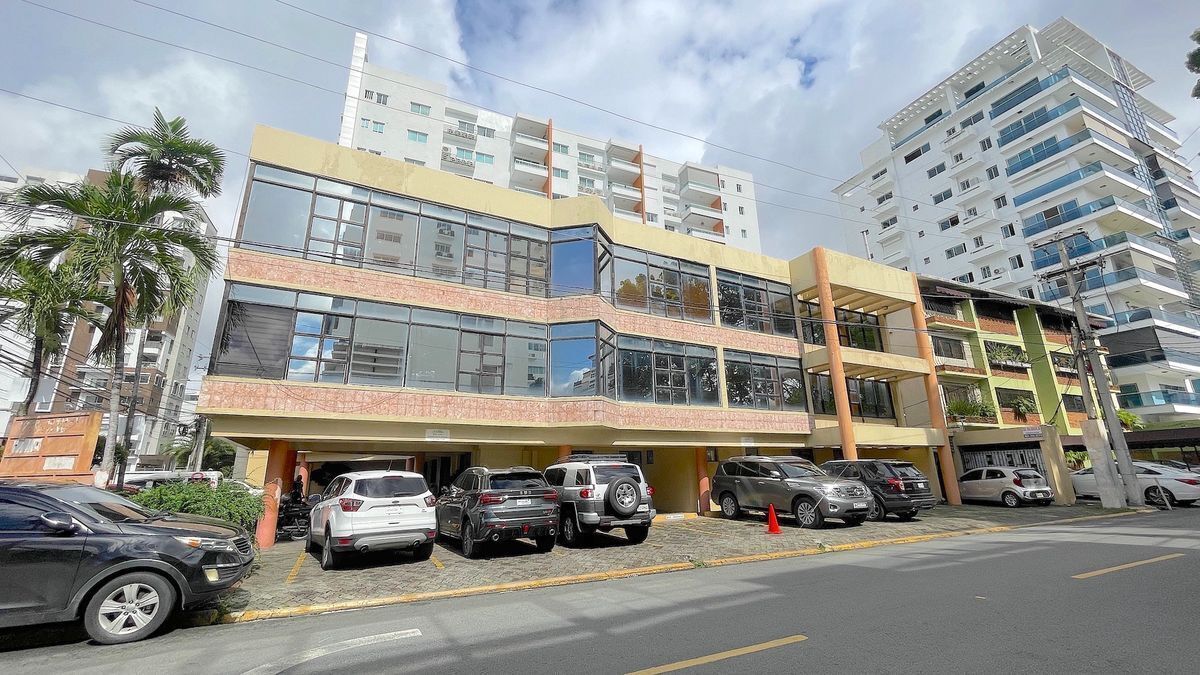 1 de 12: Fachada lateral