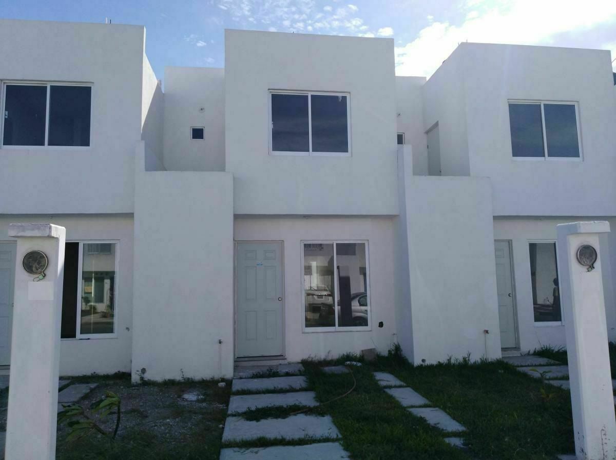 Amplias Casas Nuevas en VENTA en el Fracc. Puente Moreno!! | EasyBroker