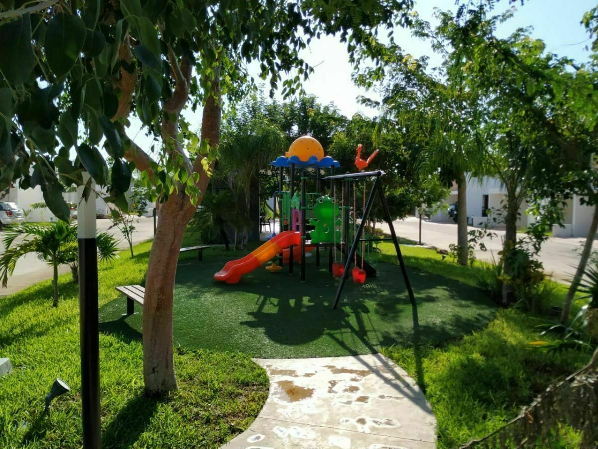 13 de 18: Área Infantil