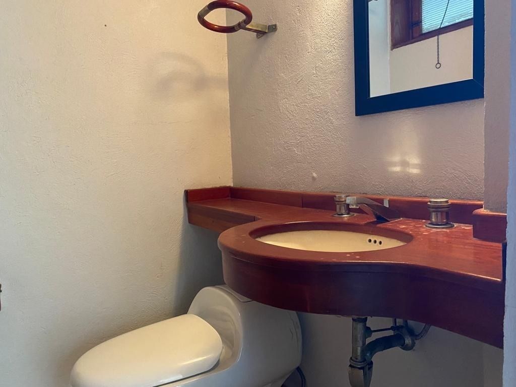 14 de 31: Baño de visitas