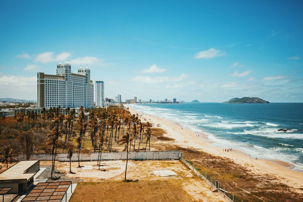 DEPARTAMENTO RENTA VACACIONAL CON VISTA AL MAR PLAYA BRUJAS, MAZATLAN