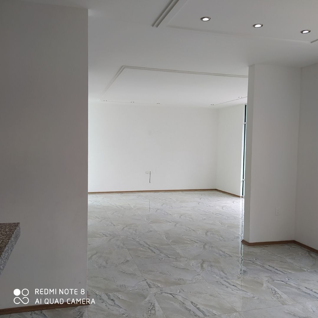 8 of 19: Comedor sala