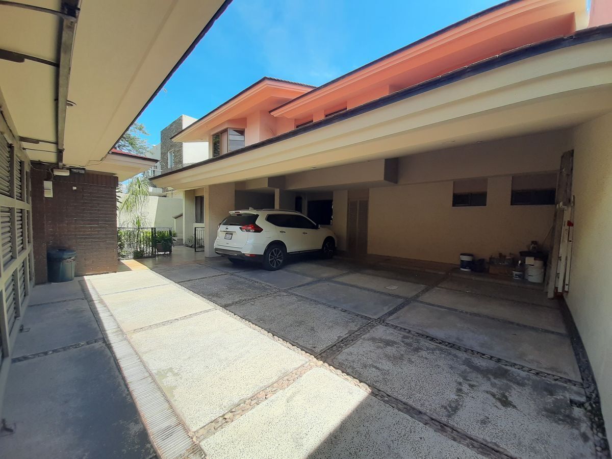 EXCELENTE RESIDENCIA EN VENTA COLONIA PROVIDENCIA EN GUADALAJARA