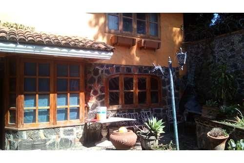 CASA CON USO COMERCIAL "VISTA HERMOSA"