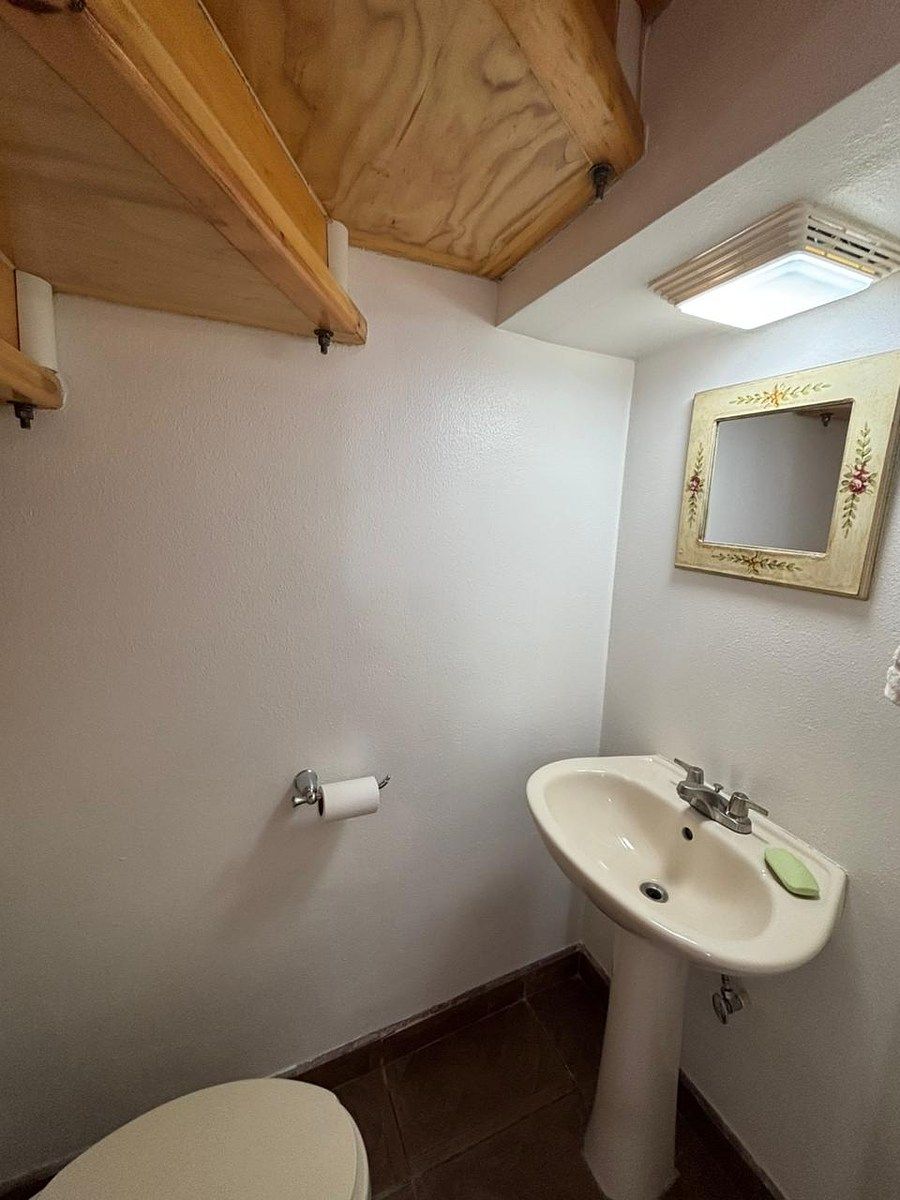 4 de 22: Medio baño