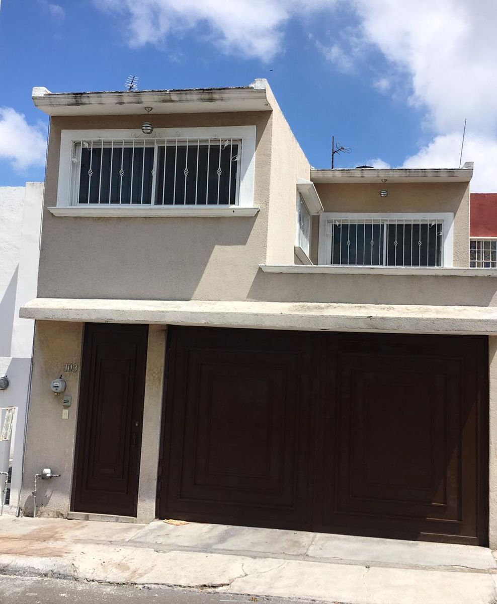 Preciosa Casa en Colinas del Sur, GRAN UBICACIÓN, 3 Recamaras, por  Candiles..