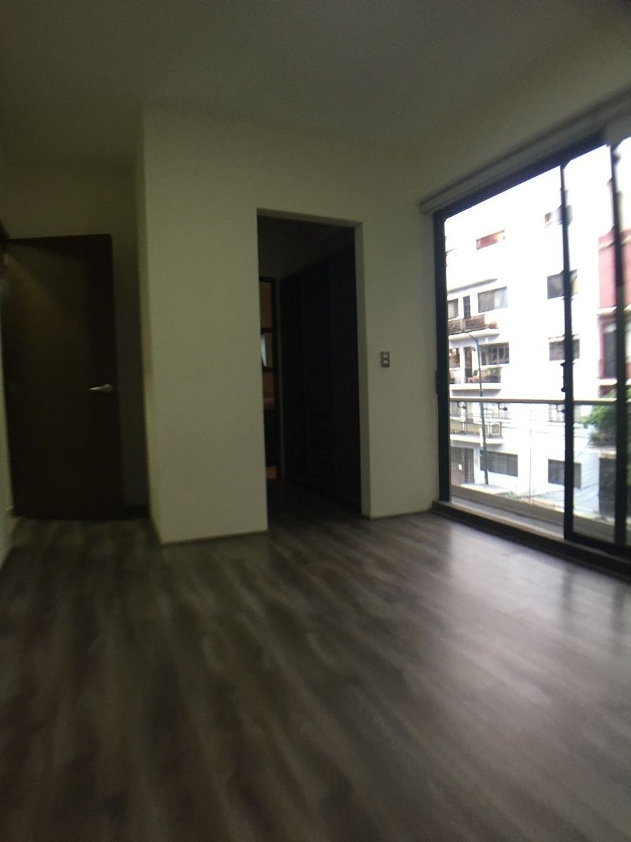 Vestidor y baño de recamara principal, foto 10 de 29