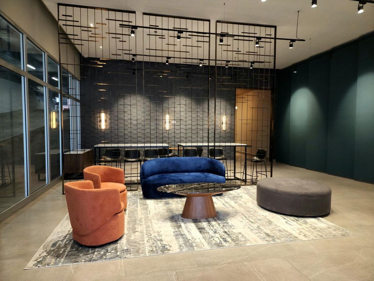 3 of 35: Lobby