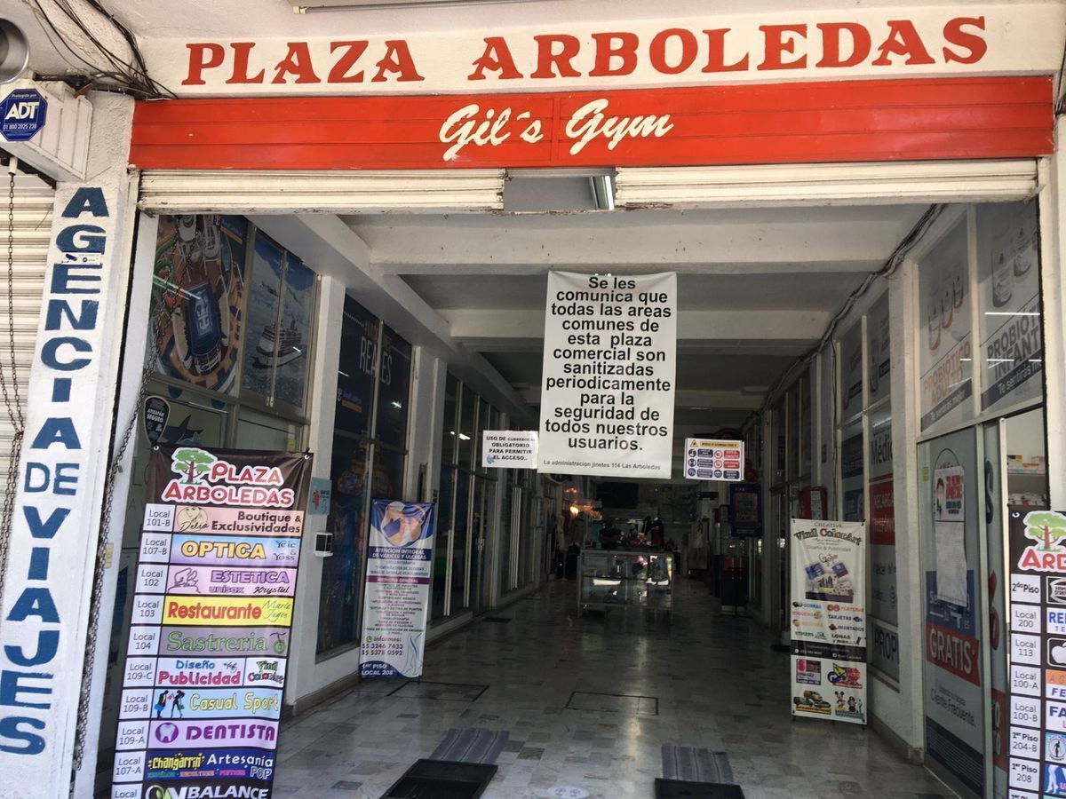 LOCAL U OFICINA EN RENTA PLAZA ARBOLEDAS, AVENIDA JINETES, foto 1 de 6