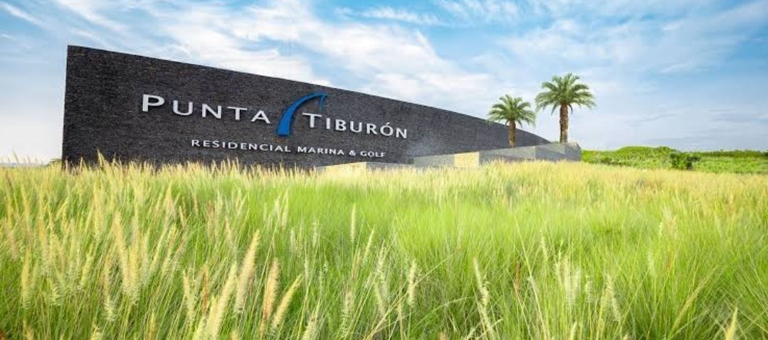 Terreno en VENTA a CAMPO DE GOLF frente area verde Fracc PUNTA TIBURON