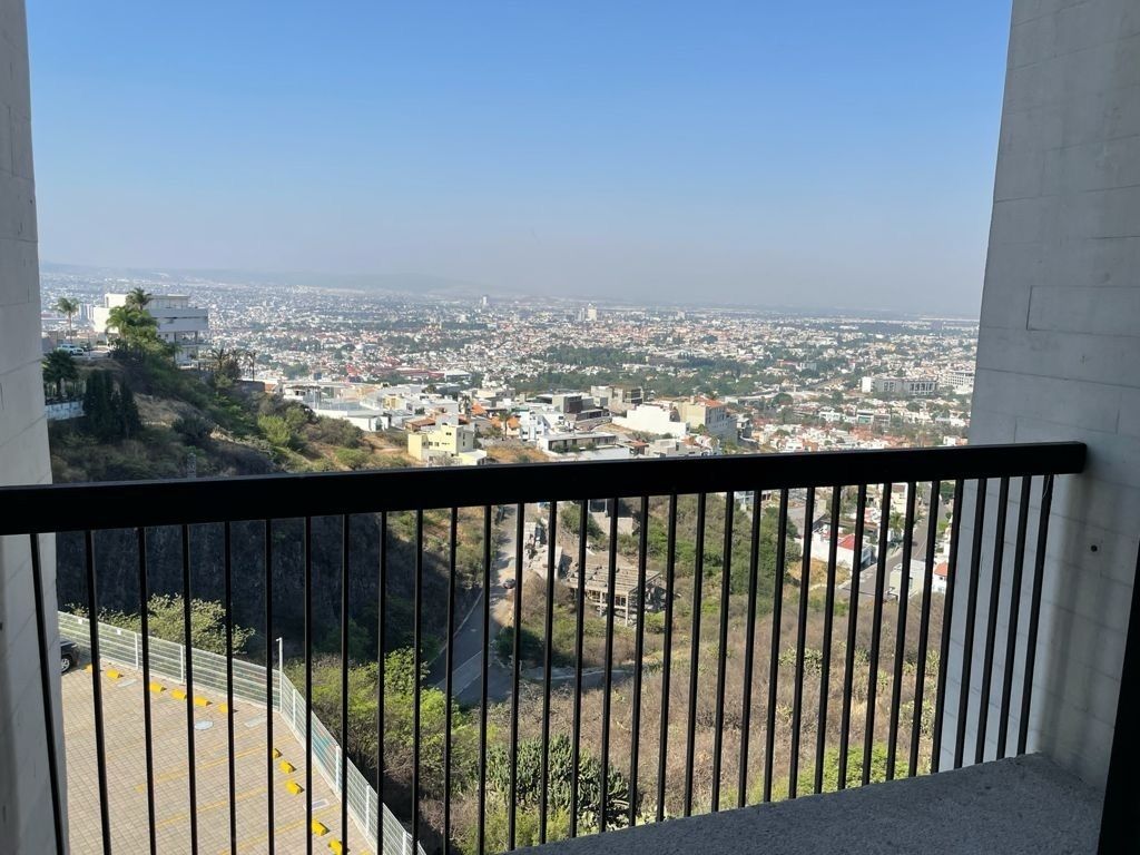 6 de 19: DOS BALCONES