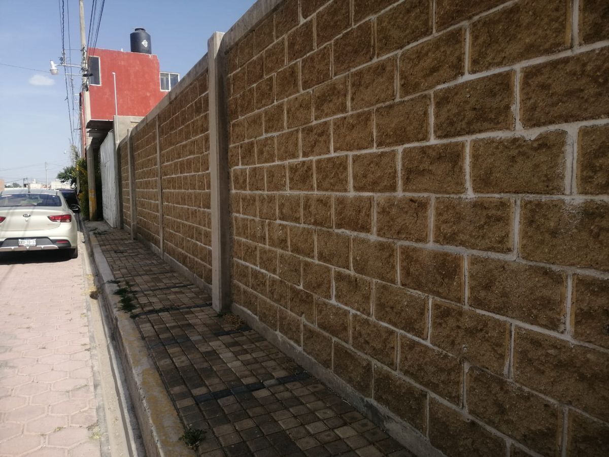 9 de 15: Banqueta y Barda Perimetral