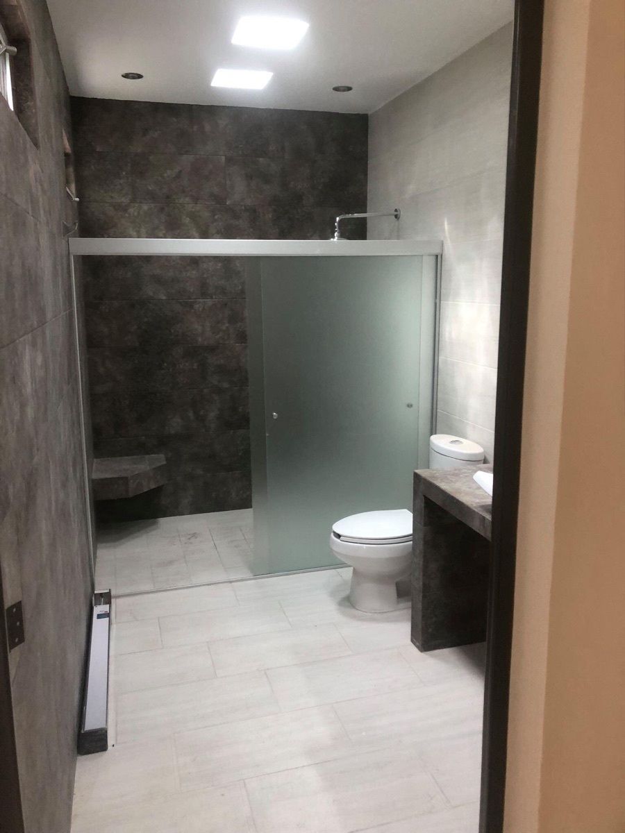 7 de 22: Baño recámara principal 