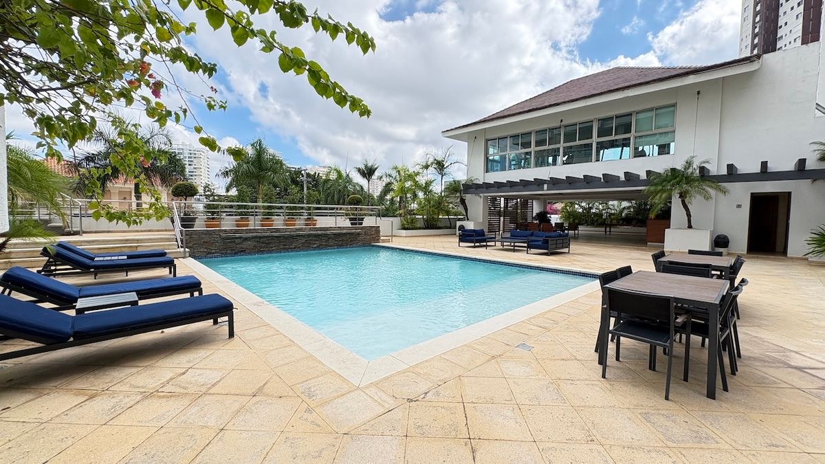 22 de 25: Piscina y Gazzebo para actividades sociales