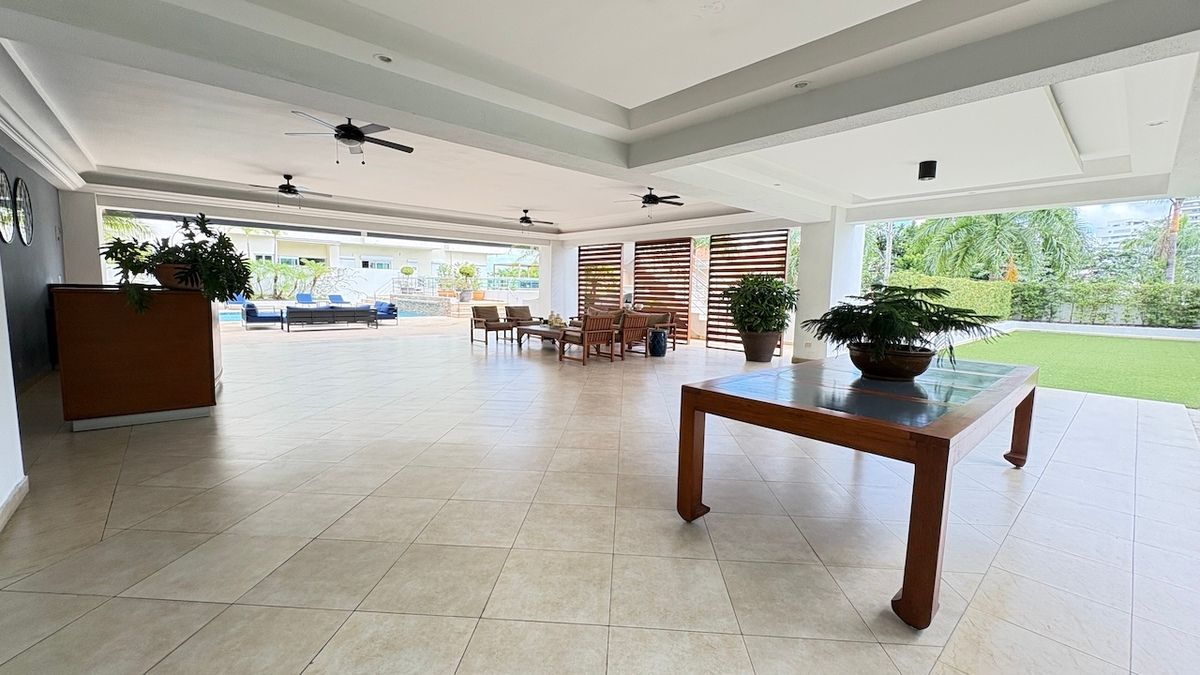 24 de 25: Terraza techada común