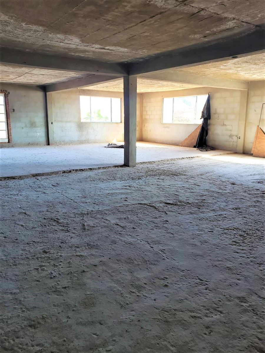 interior del primer piso de la propiedad., photo 9 of 16