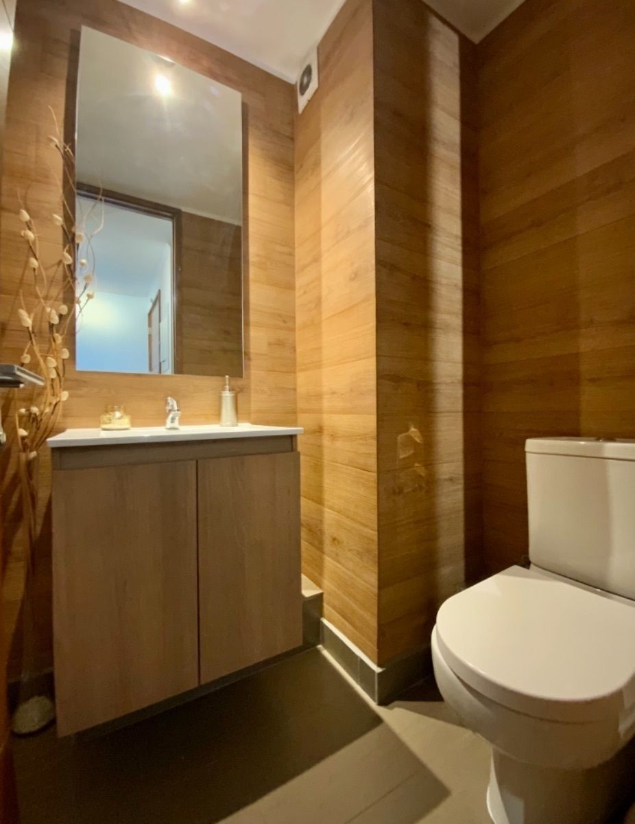 8 de 18: Baño de Visitas