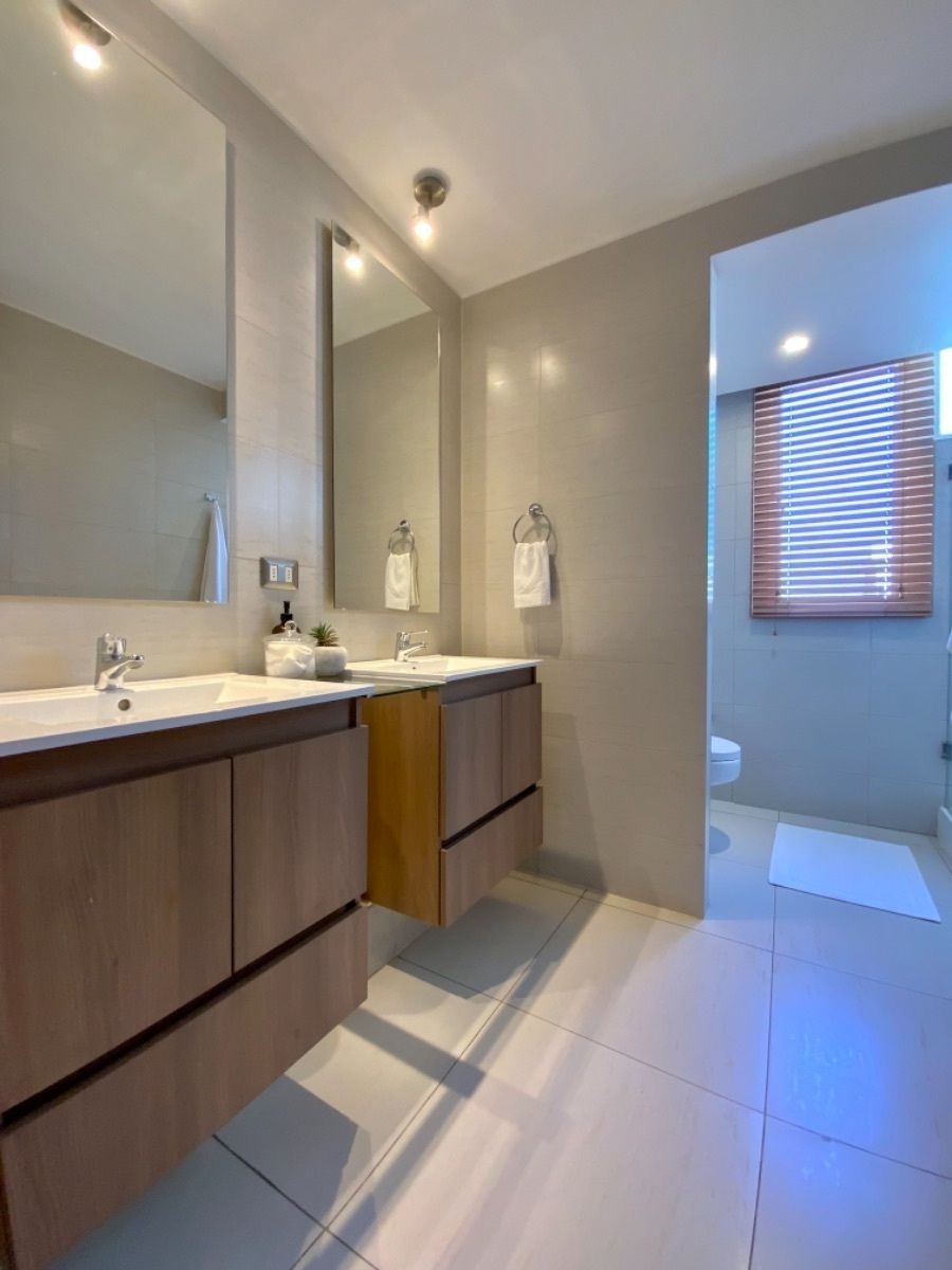 14 de 18: Baño Principal en Suite