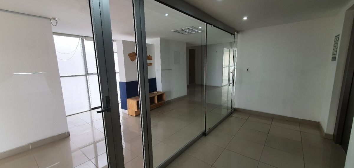 11 de 15: entrada a la oficina