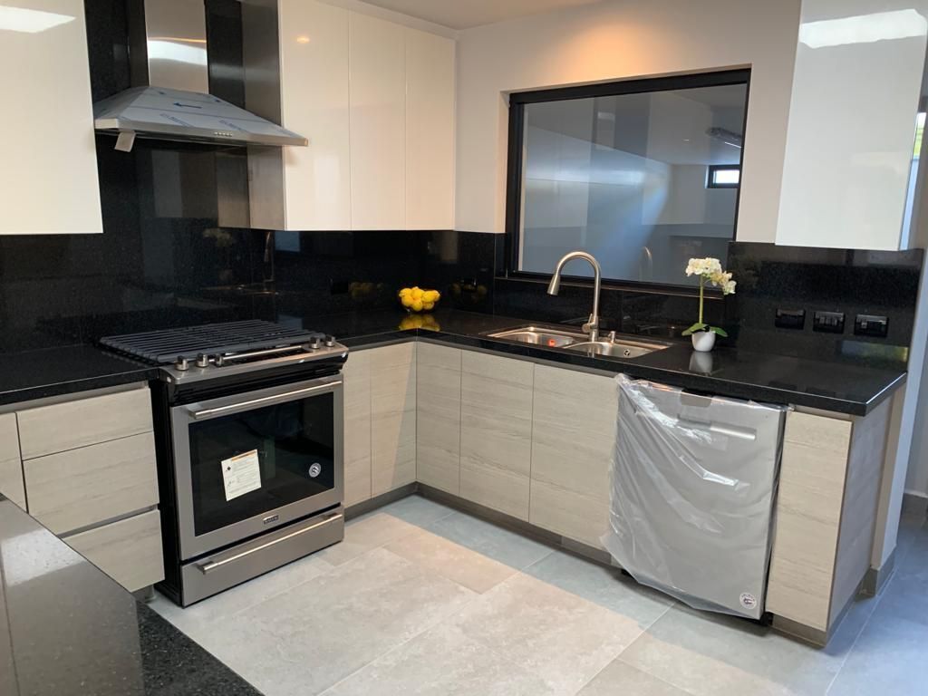 5 of 17: Cocina(incluye los electrodomesticos)