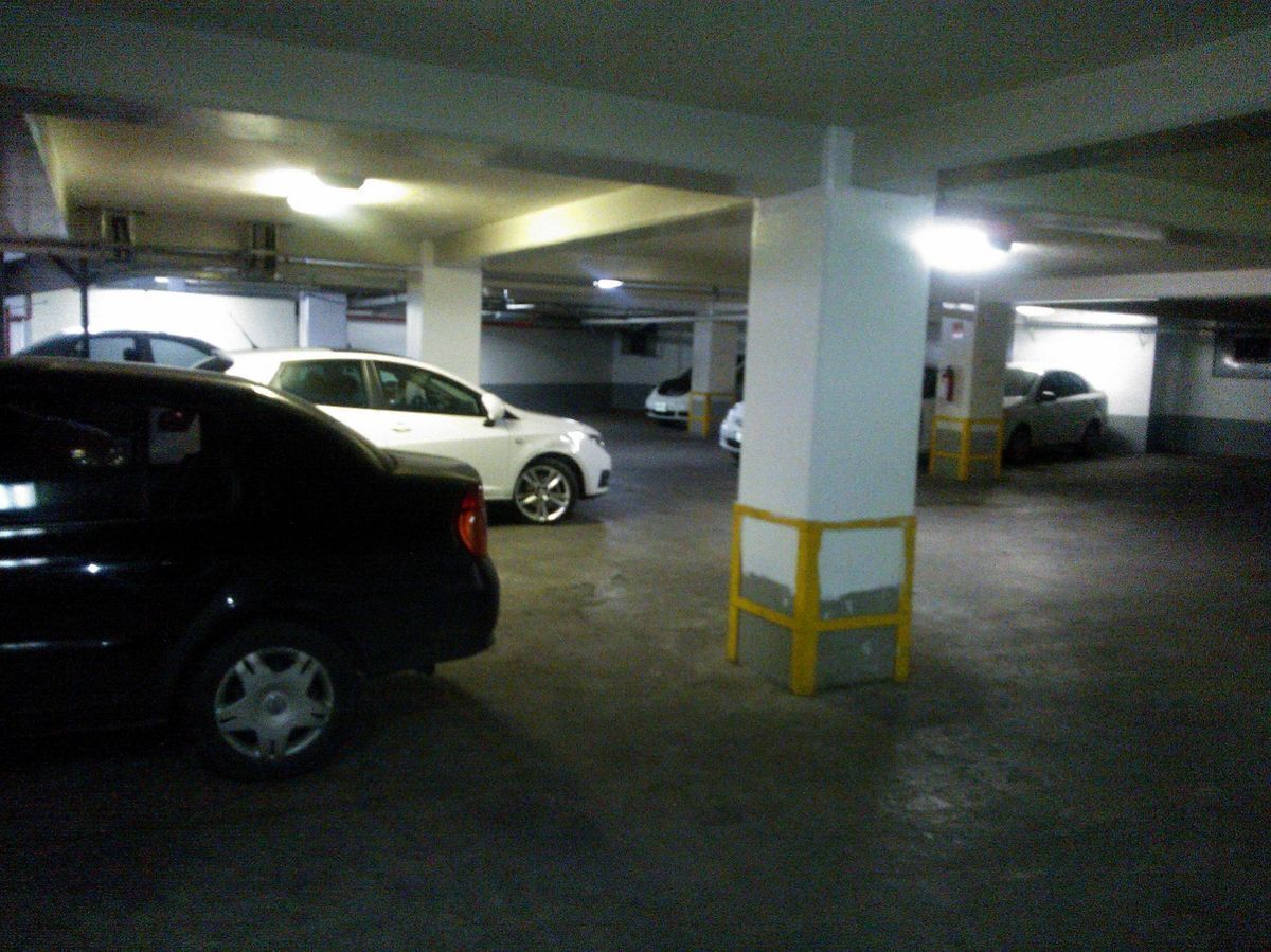 9 de 26: Estacionamiento