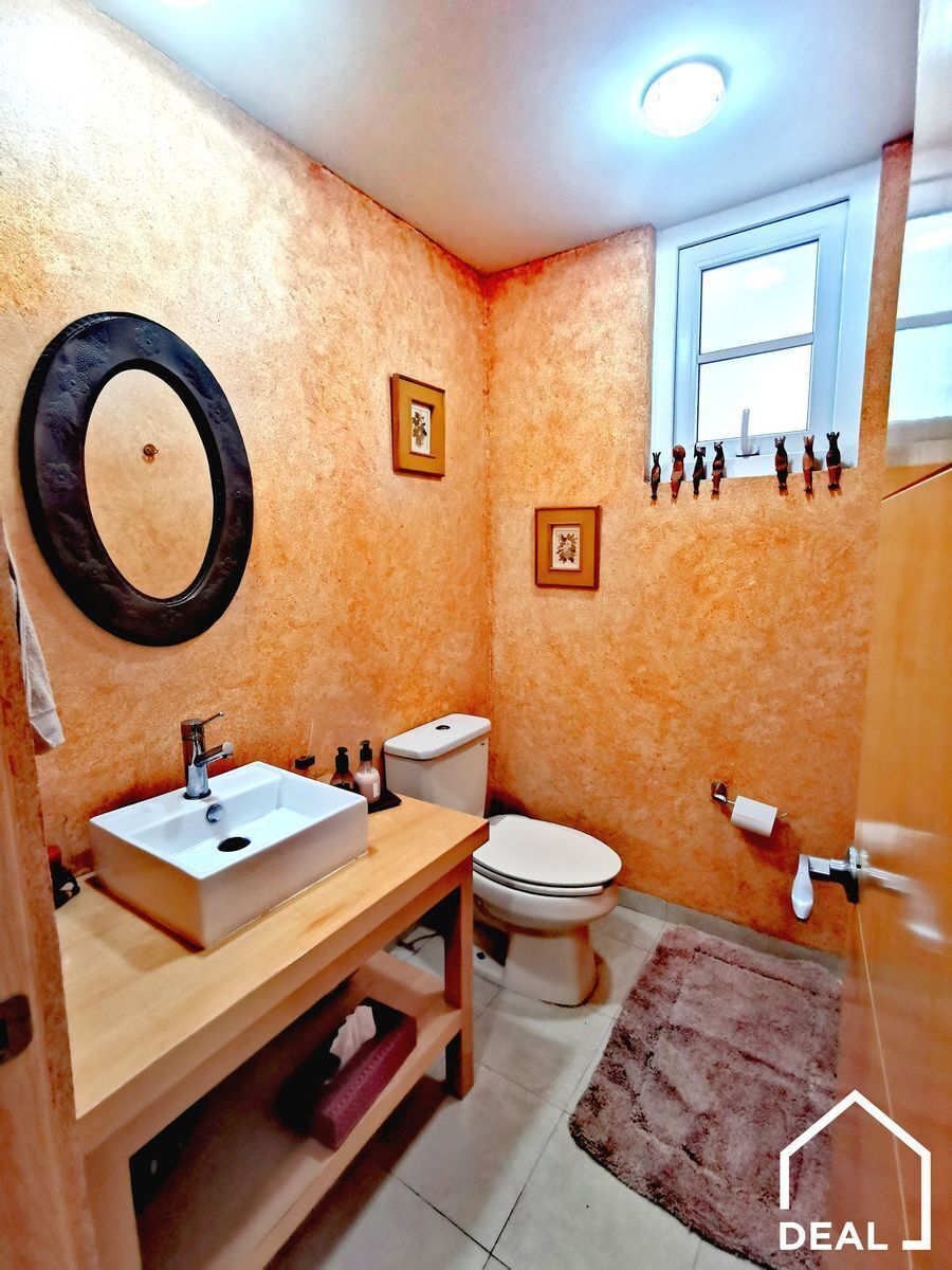 7 de 28: Baño de visitas