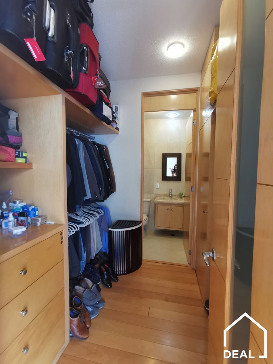 11 de 28: vestidor 
