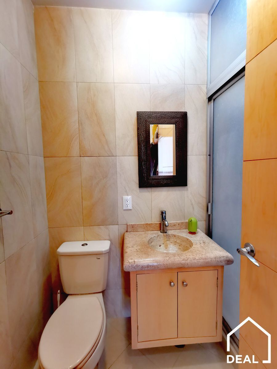 14 de 28: baño de habitación principal