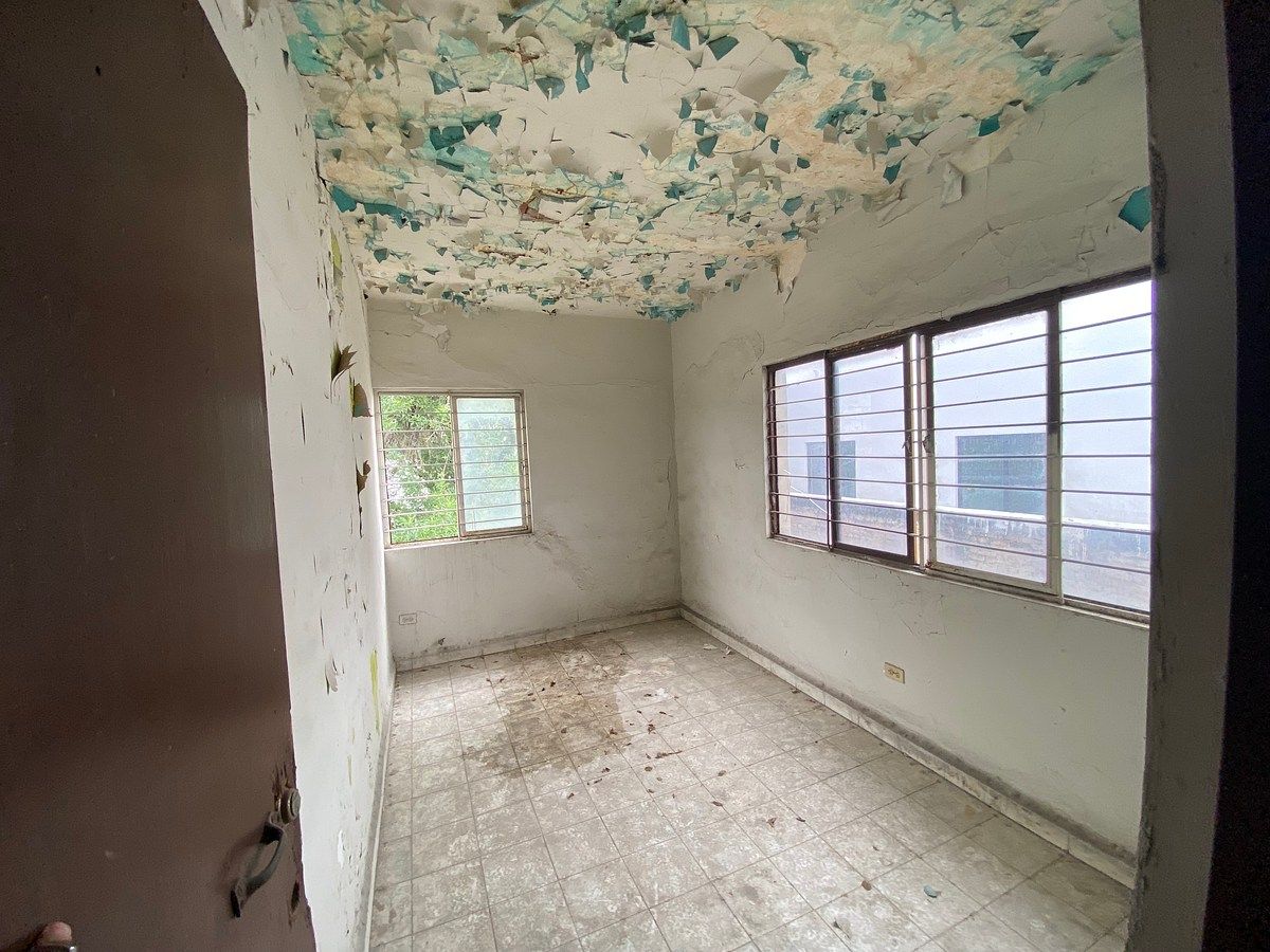 16 de 19: Depa 4to piso cuartos separados comparten baño