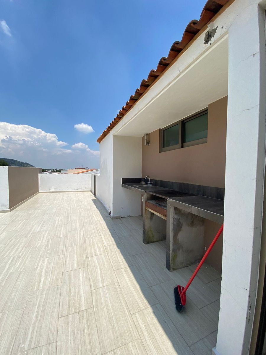 24 de 26: roof 