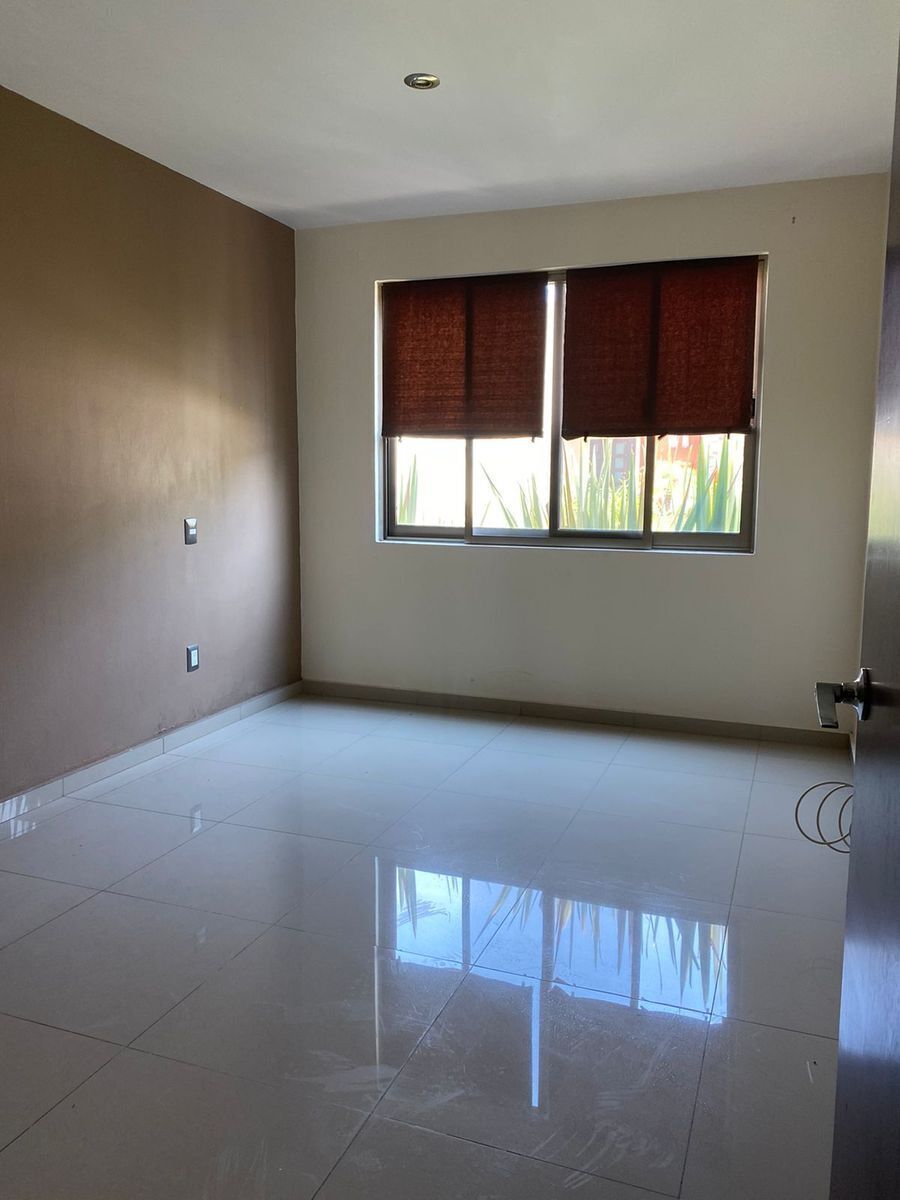 6 de 26: recamara planta baja 