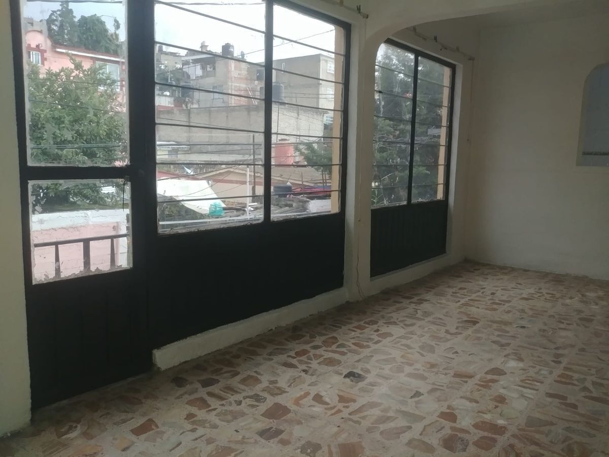 1 de 10: $5,500 Estancia, Balcón