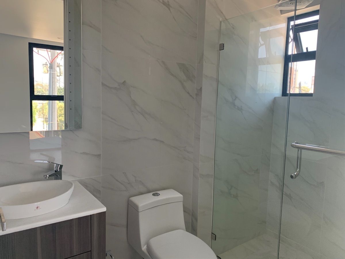 10 de 27: Baño rec ppal 