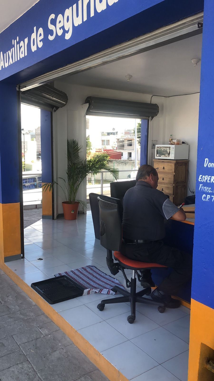 2 de 3: Local en esquina. Planta Alta 