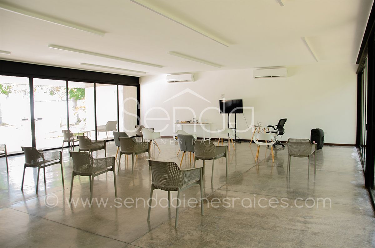 22 de 33: Salón de usos múltiples