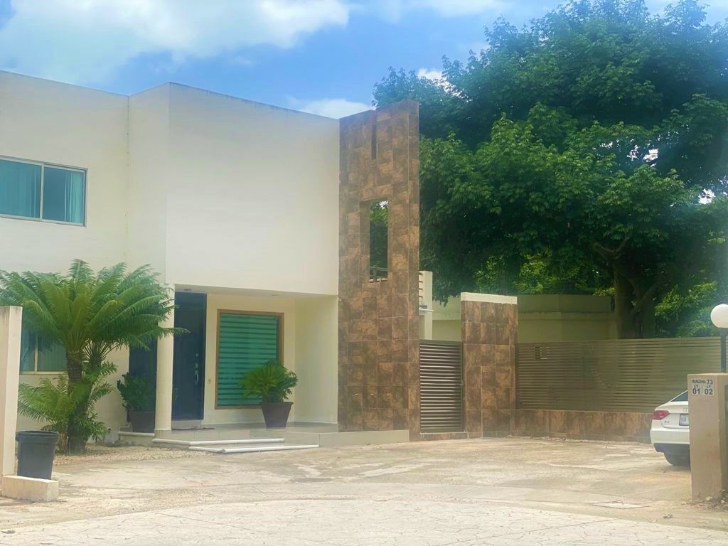 Residencia de Lujo de Venta en Chetumal, Quintana Roo, Fraccionamiento  Andará