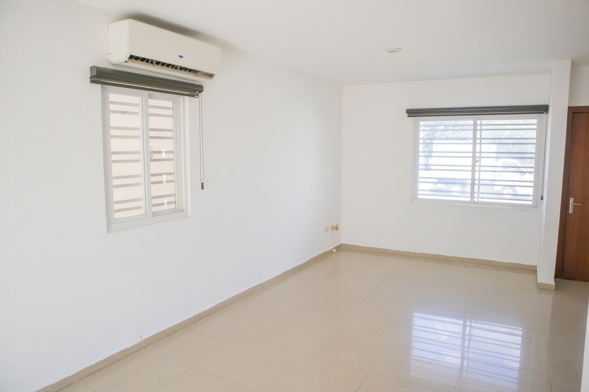 2 of 21: Sala