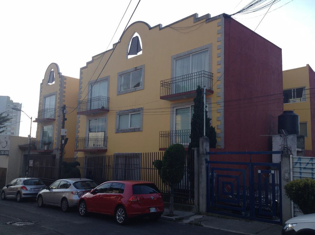 2 of 13: Fachada