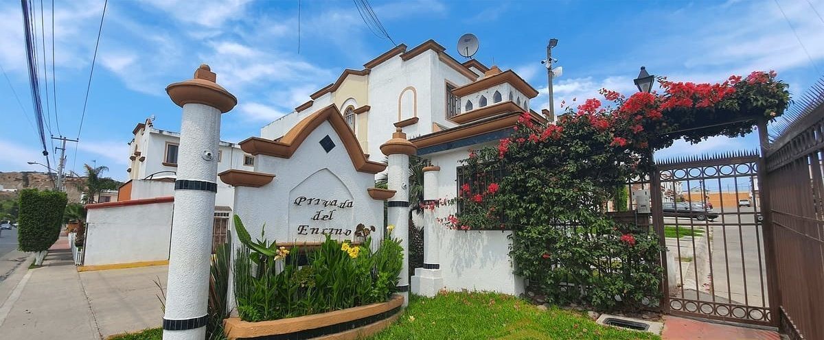 CASA EN RENTA EN PASEO DE LAS BUGAMBILIAS Jardines Agua Caliente