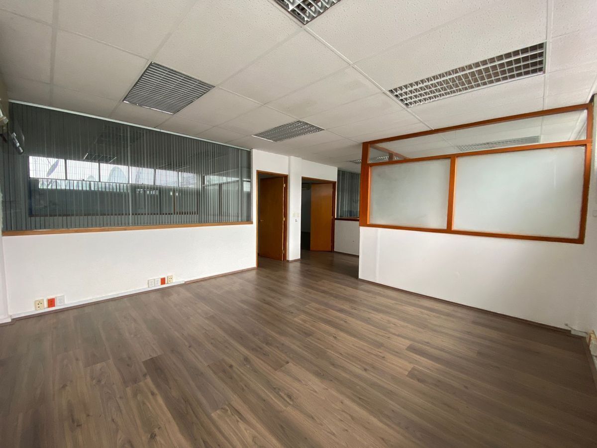3 de 5: Cuenta con espacio de oficinas