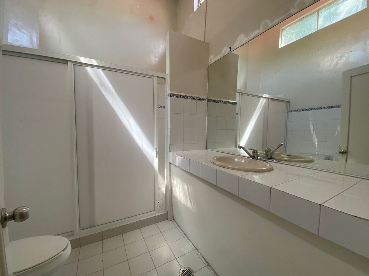 13 de 21: Baño completo